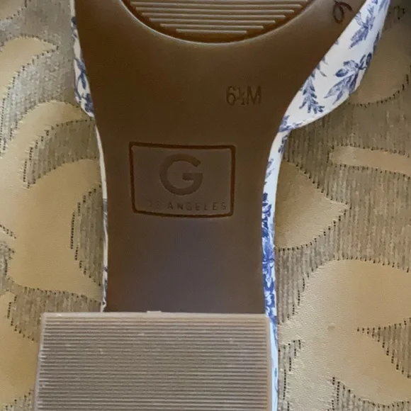 GUESS Women's Gallai Heeled Sandal NWOT - Picture 10 of 12